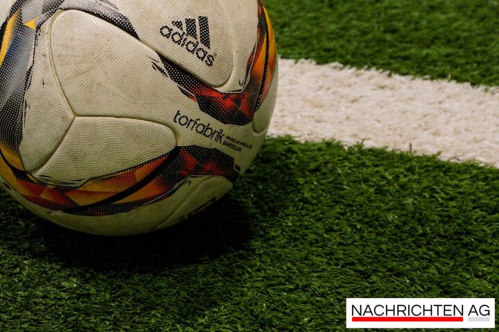 Cottbus-Fans sorgen für Chaos im ICE: Schäden und Polizei-Einsatz!