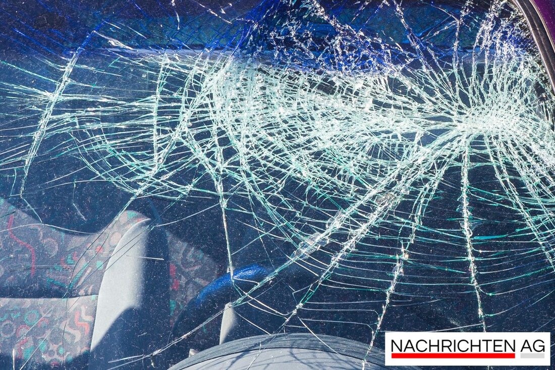 Amalienstraße: Motorradfahrer bei Vorfahrtsunfall in Neustadt leicht verletzt. Unfall am 1. Juni 2025, Schadenshöhe 2200 Euro.
