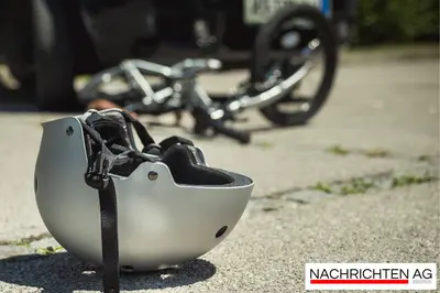 Schwerer Straßenbahnunfall in München: E-Scooter mit Kindern kollidiert!