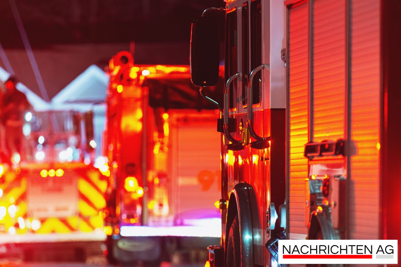 Vegetationsbrand in Freiham: Feuerwehr mit Drohnen und Dunghaken im Einsatz!